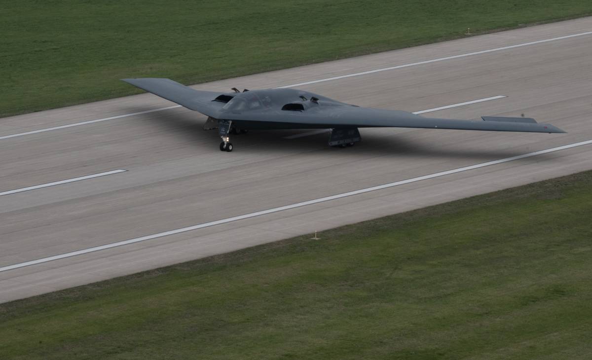 "37 ore no stop e un panino al tacchino": così i piloti dei B-2 hanno colpito i siti nucleari iraniani