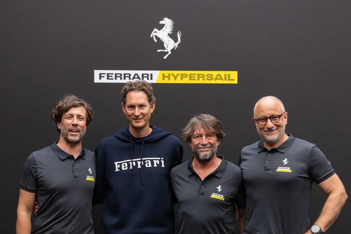 Una barca stile America’s Cup capace di fare 1000 miglia al giorno