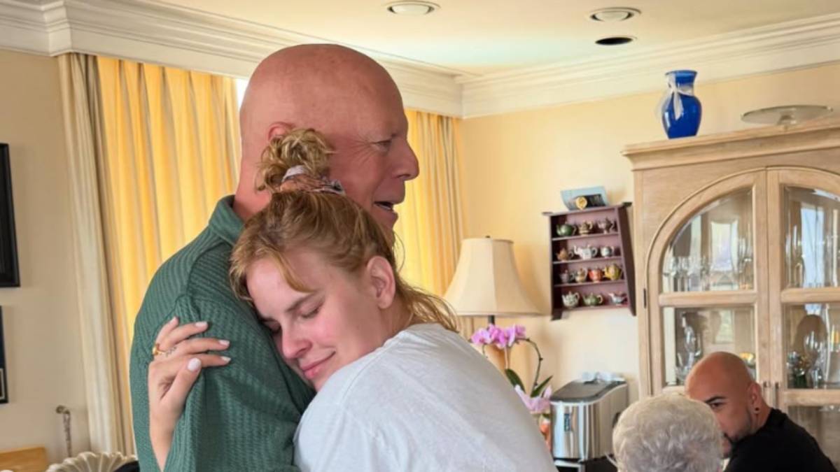 La figlia di Bruce Willis pubblica nuove foto col padre e viene attaccata sui social