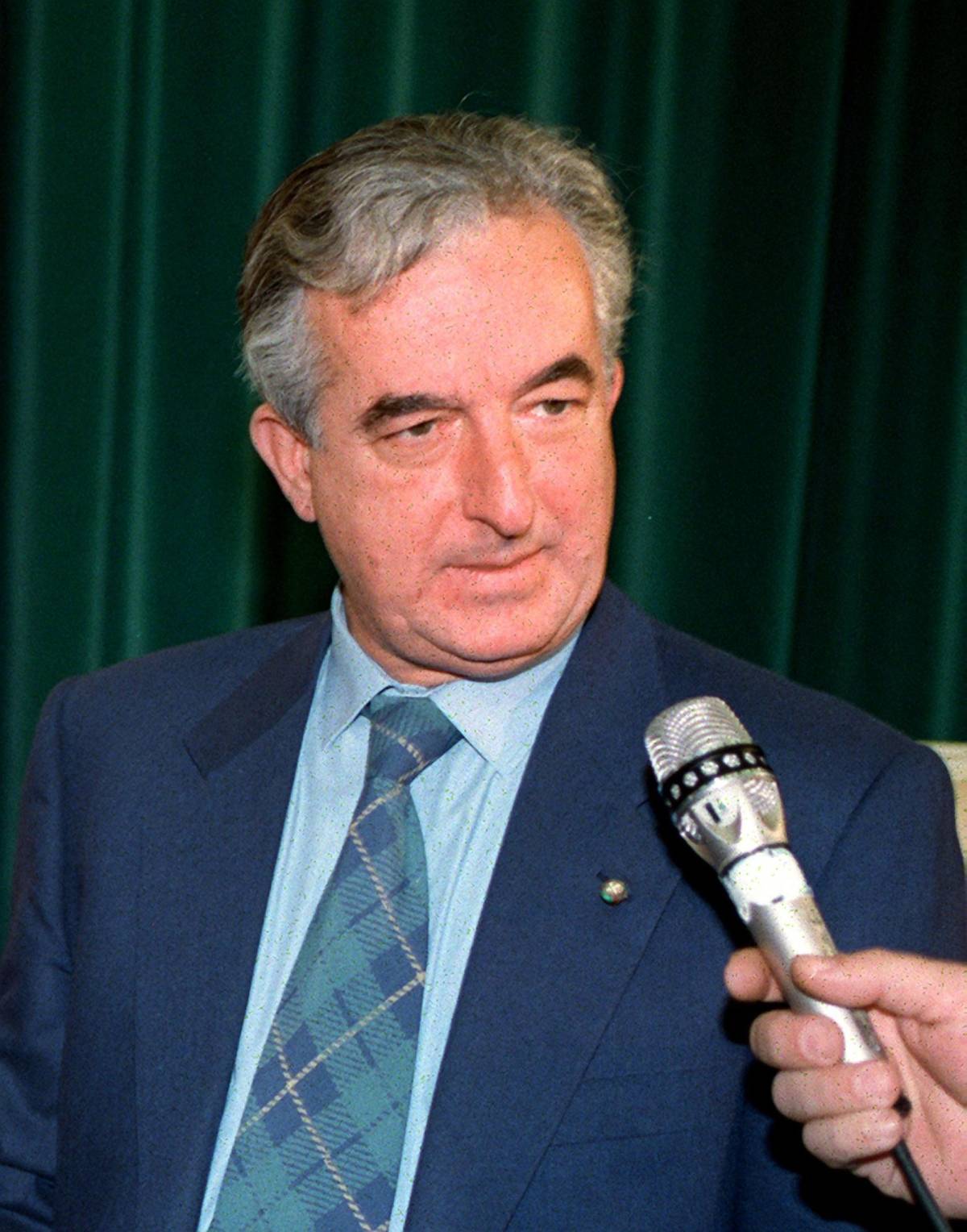 Perquisizioni in casa dell'ex procuratore Tinebra. I pm: "Ricevette l'agenda rossa di Borsellino"
