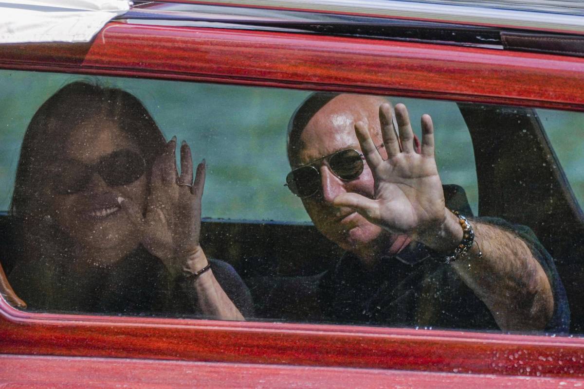 La storia d'amore tra Jeff Bezos e Lauren Sanchez