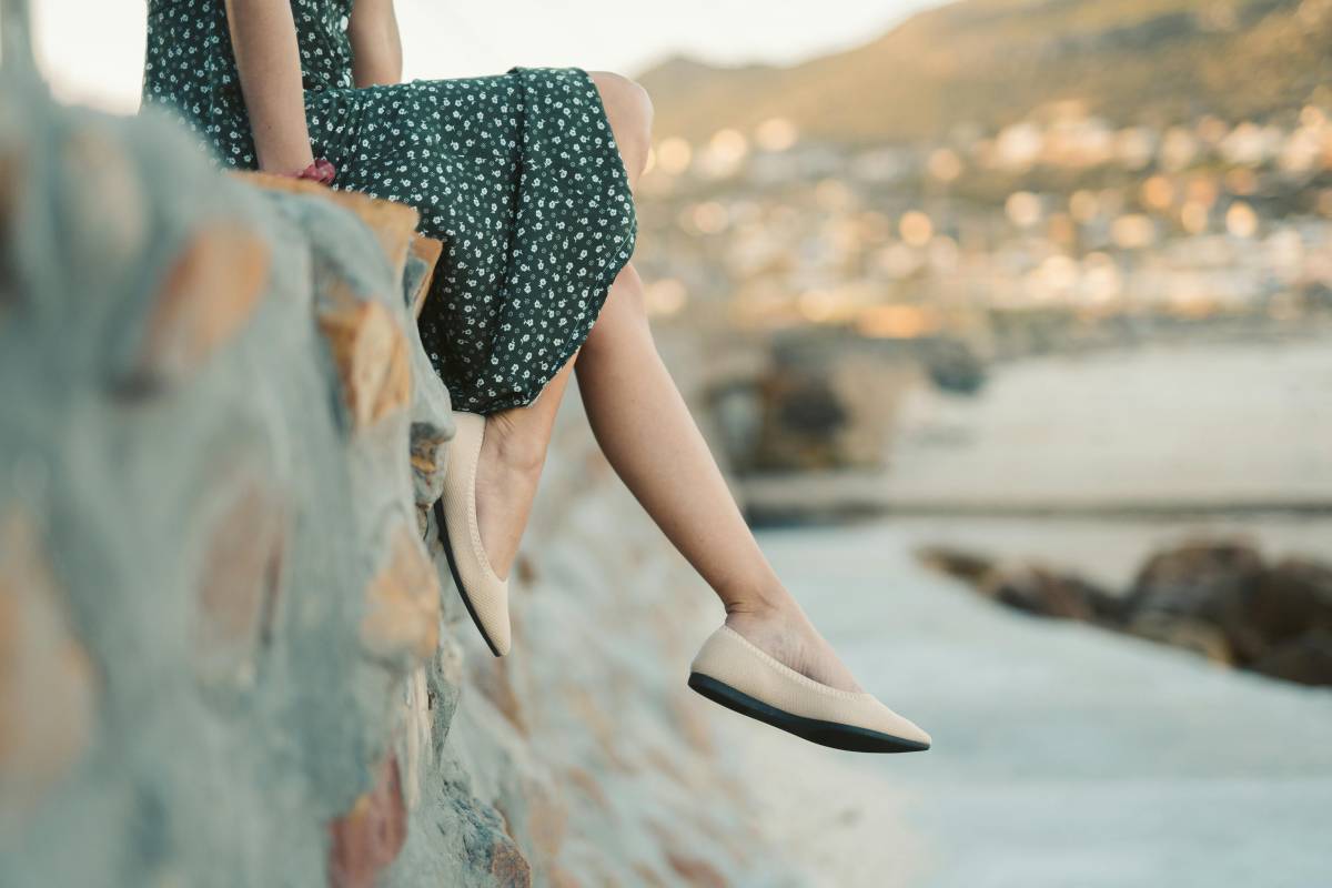 Ballerine, come abbinarle d'estate: tot look che amerai anche a 50 anni