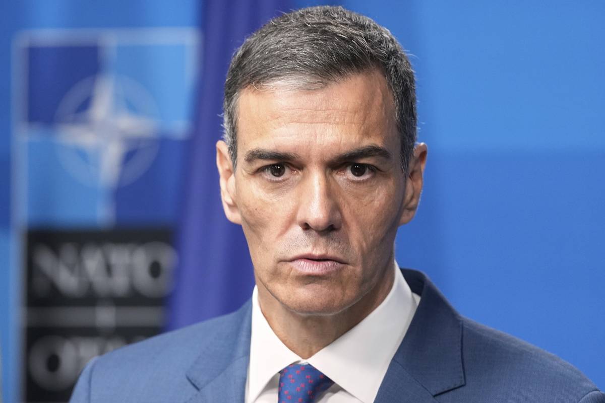 Le guerre di Sánchez dalla Nato a Gaza. Il paladino di Spagna vuol salvare se stesso