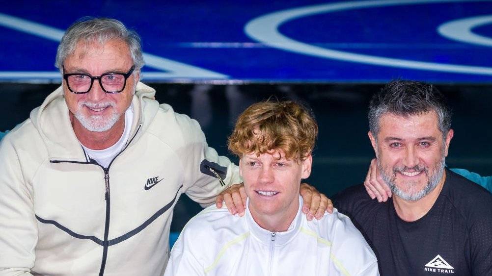 Sinner, terremoto nello staff: fuori preparatore e fisioterapista. Cosa c'è dietro?