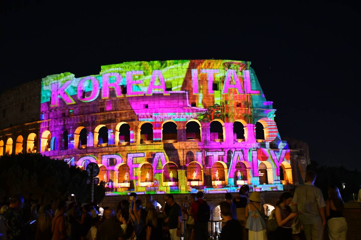 Prima proiezione multimediale della Corea del Sud sul Colosseo: un ponte culturale tra Italia e Corea