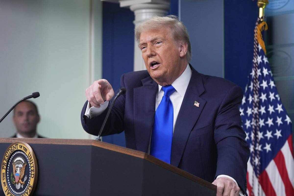 Trump attacca Khamenei: "L'ho salvato da morte certa". E su Gaza: "Tregua tra una settimana"
