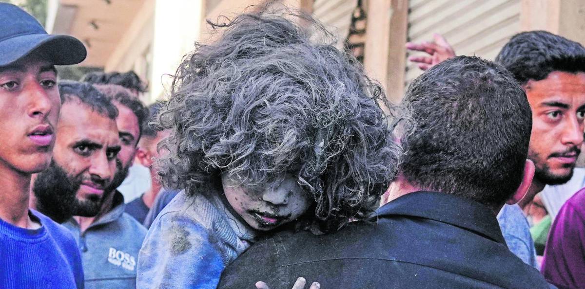Gaza, speranze di tregua ma Tel Aviv frena. In Cisgiordania i coloni attaccano i soldati