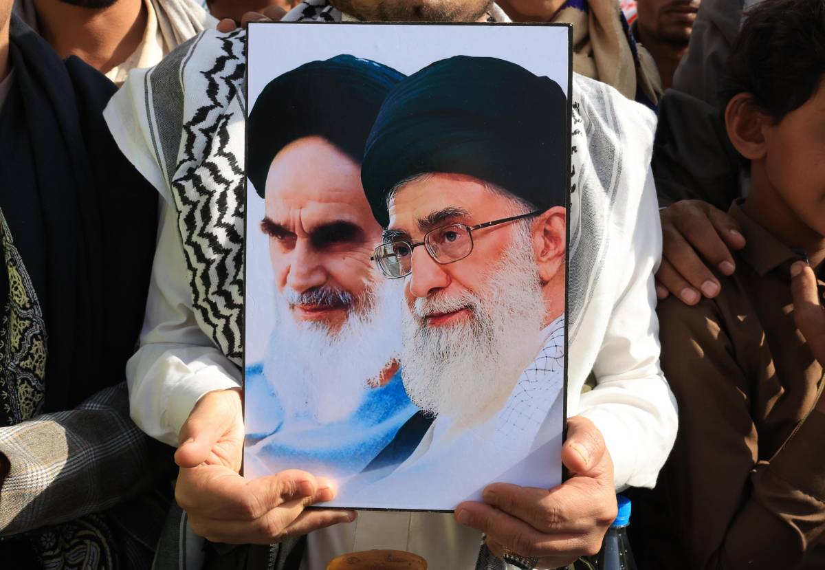 Iran, l'offerta degli Usa: via le sanzioni se c'è pace
