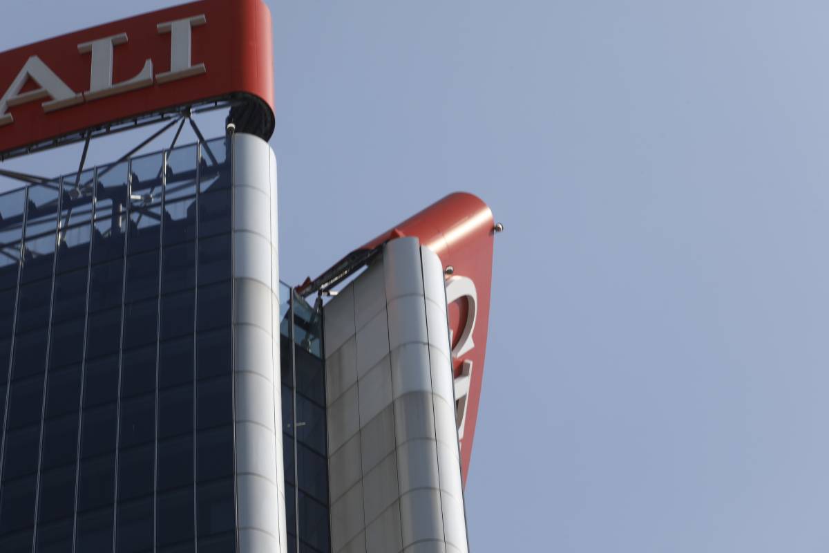 Torre Generali, cosa c'è dietro il collasso dell'insegna Generali