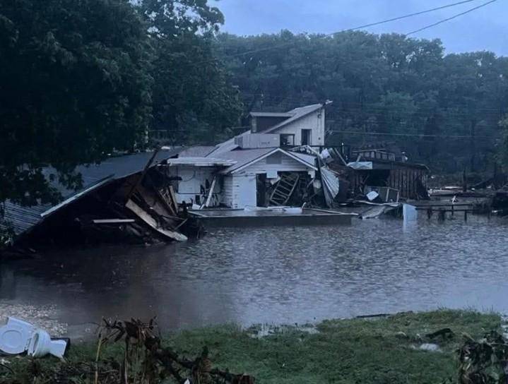Texas, fiume in piena travolge campi estivi: almeno 24 morti e 23 dispersi, molti bambini
