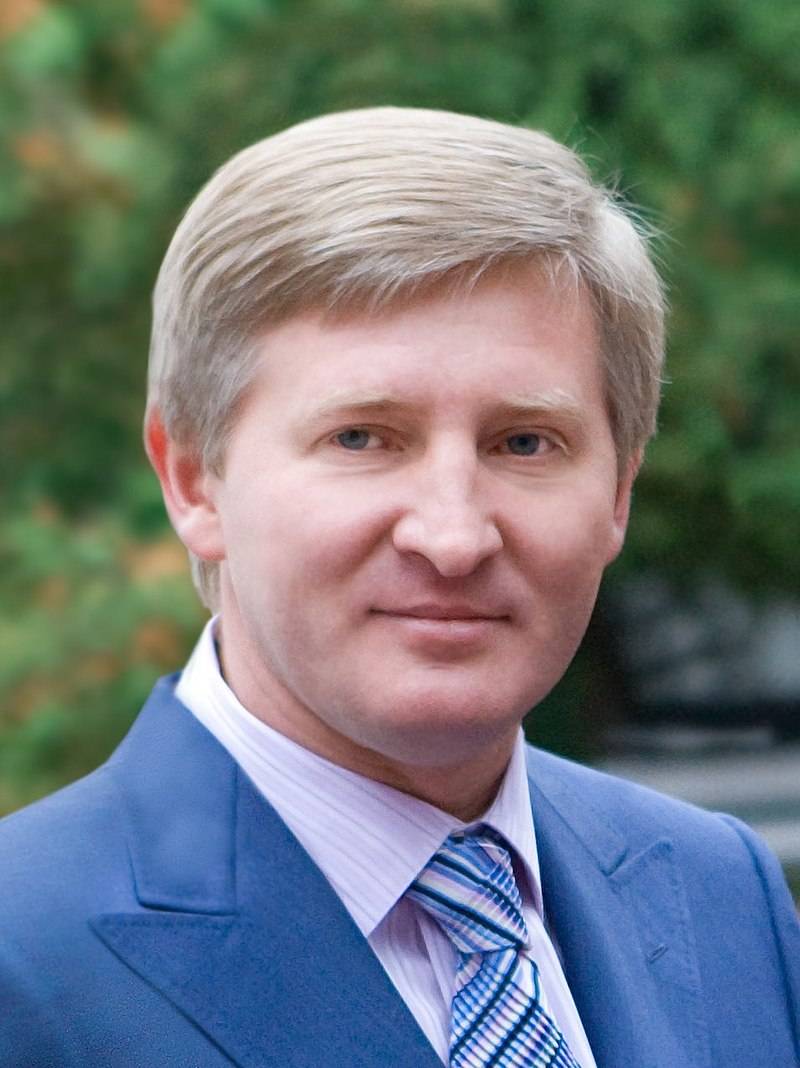 La squadra di calcio, le acciaierie e la vacanza in Italia: chi è il miliardario ucraino Rinat Akhmetov