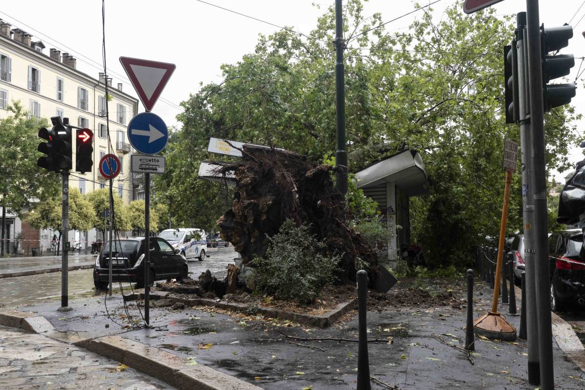 Un morto e tre feriti per il maltempo: è ancora allerta nel Nord Italia