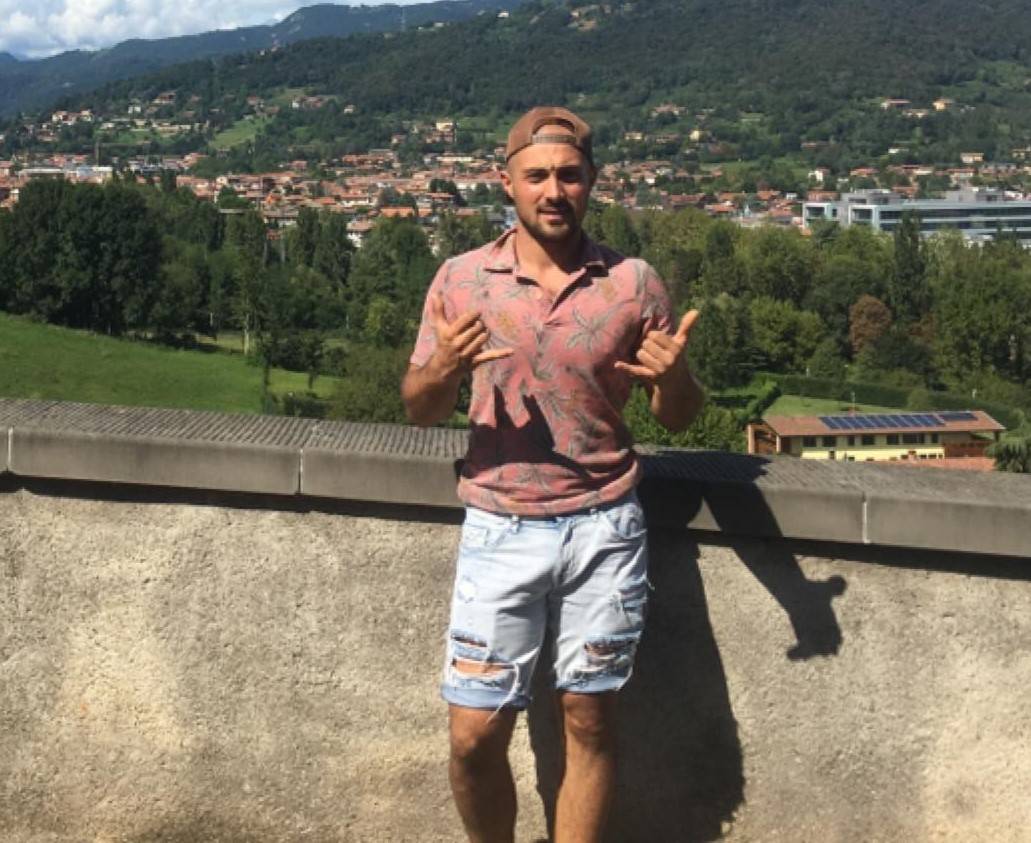 Andrea Russo, 35 anni di Calcinate: chi era il ragazzo risucchiato dall'aereo a Orio