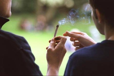 Cannabis negli adolescenti: cosa fare e cosa dire ad un giovane