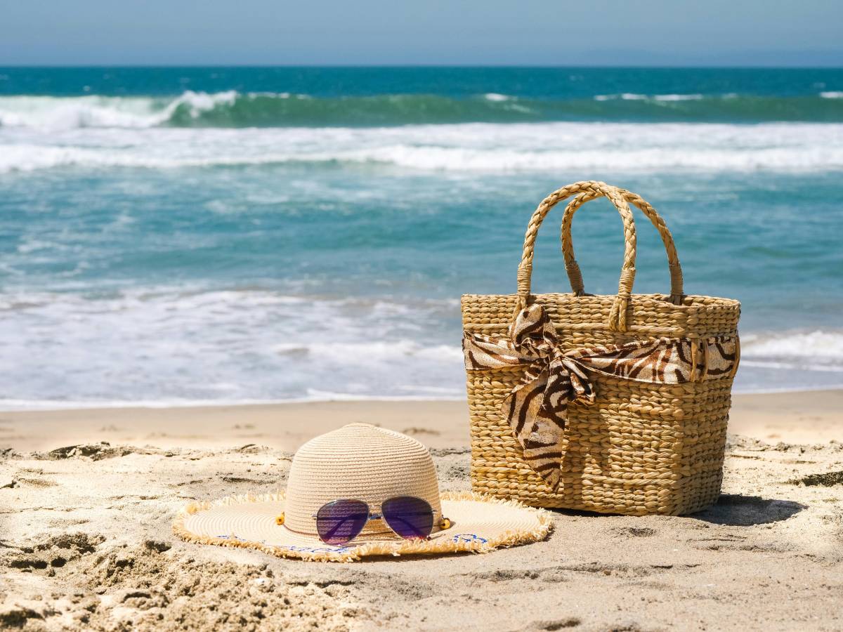 Borse da mare, le più comode e chic da sfoggiare in spiaggia. 4 modelli perfetti a 50 anni