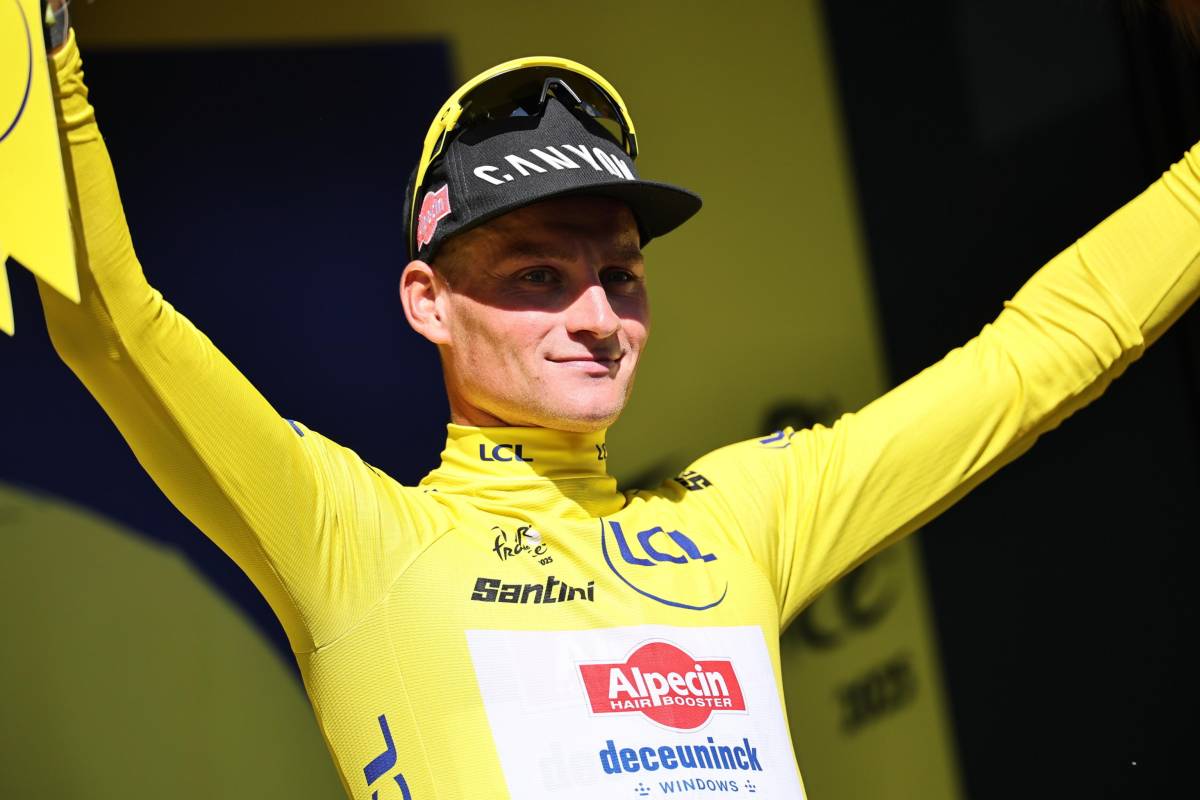 Pogacar resta "nudo" al Tour dopo la tappa "spaccagambe" Evenepoel veste Red Bull (forse)