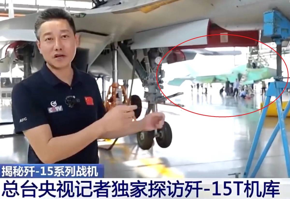 La Cina mostra i nuovi caccia: cosa sappiamo dei J-15 e J-35