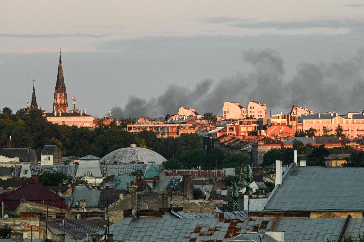Ucraina, Trump: "Molto deluso da Putin. Accordo in 50 giorni o sanzioni a Mosca" Armi Nato a Kiev