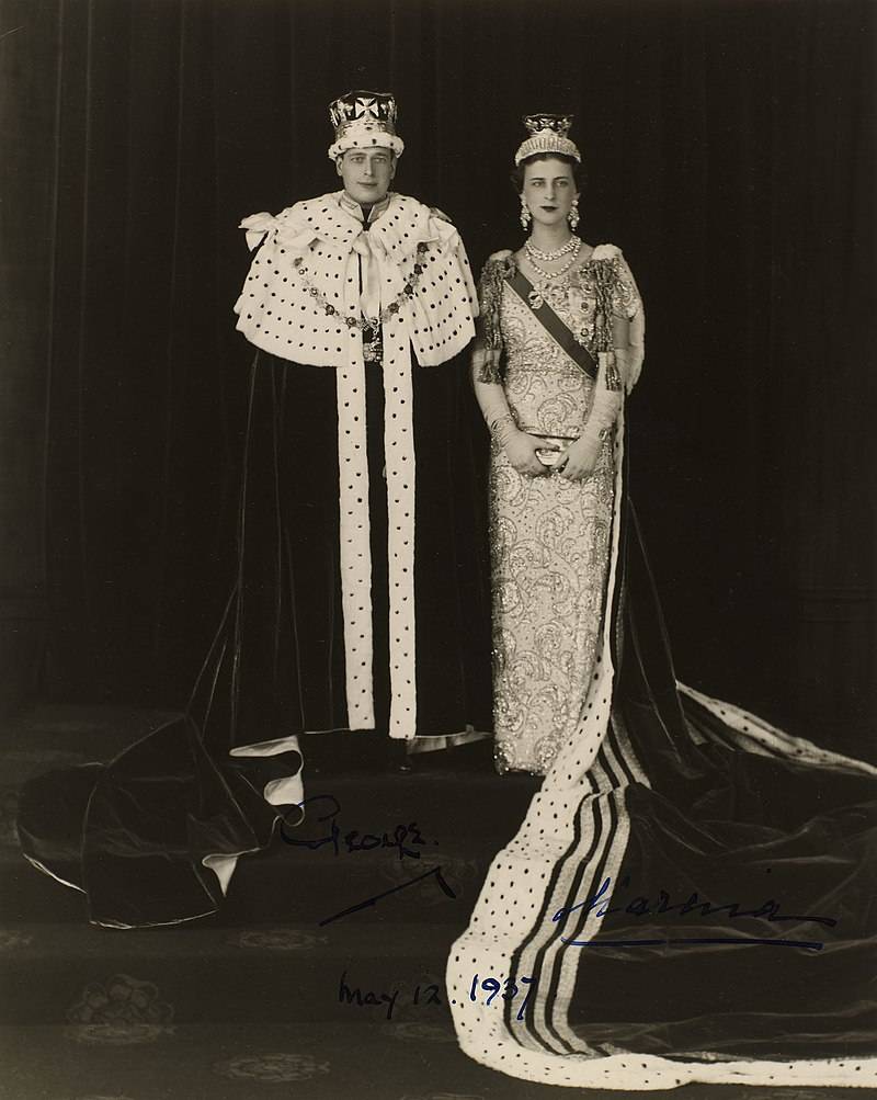 Le corone svedesi e il profumo da donna. La misteriosa morte del principe Giorgio, zio di Elisabetta II