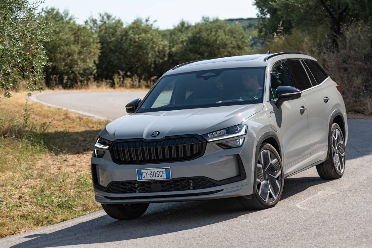 Škoda Kodiaq iV, come va su strada l'ibrido plug-in con 100 km di autonomia in EV
