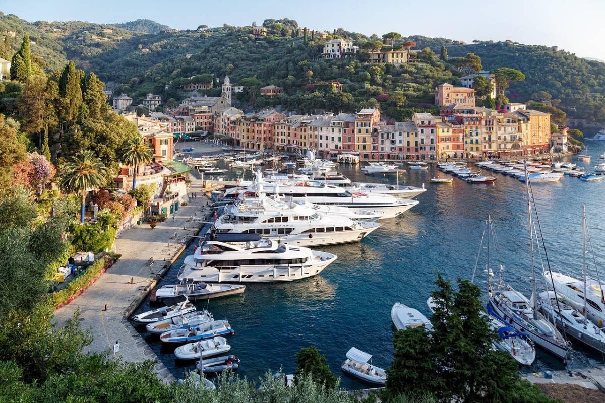 A Portofino vietato l'accattonaggio: il provvedimento serve a tutelare il turismo