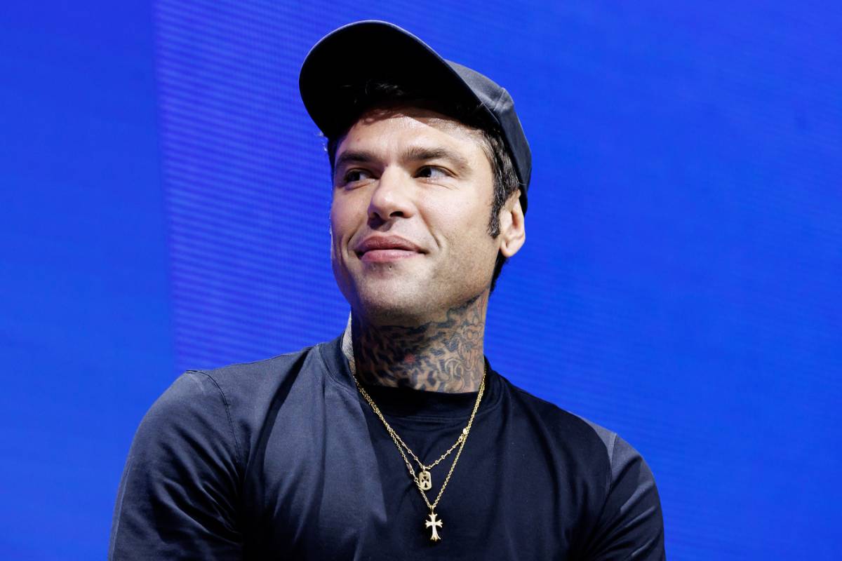  "Sempre insieme da settimane". Fedez e Giulia Honegger, chi è la nuova fiamma del rapper