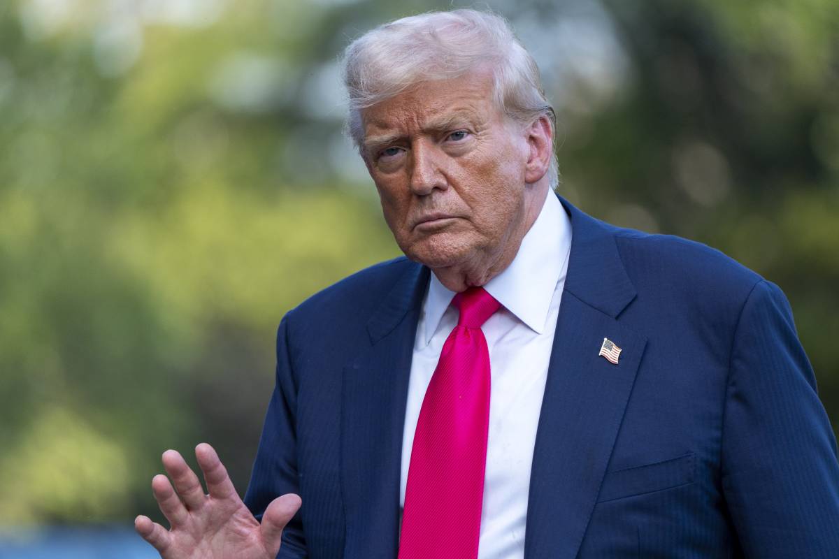 "Può consumare la sua presidenza". Perché Trump rischia sul caso Epstein