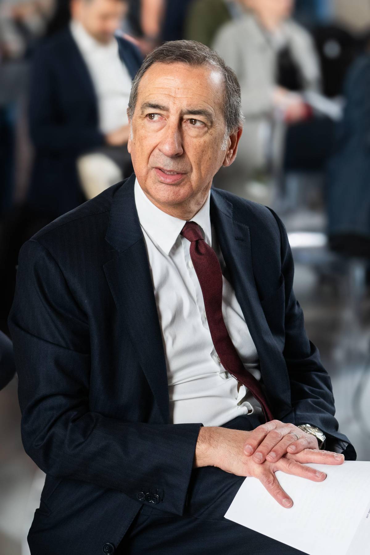 Il sindaco indagato nel mirino dei pm: lui debole ostaggio del clan del mattone