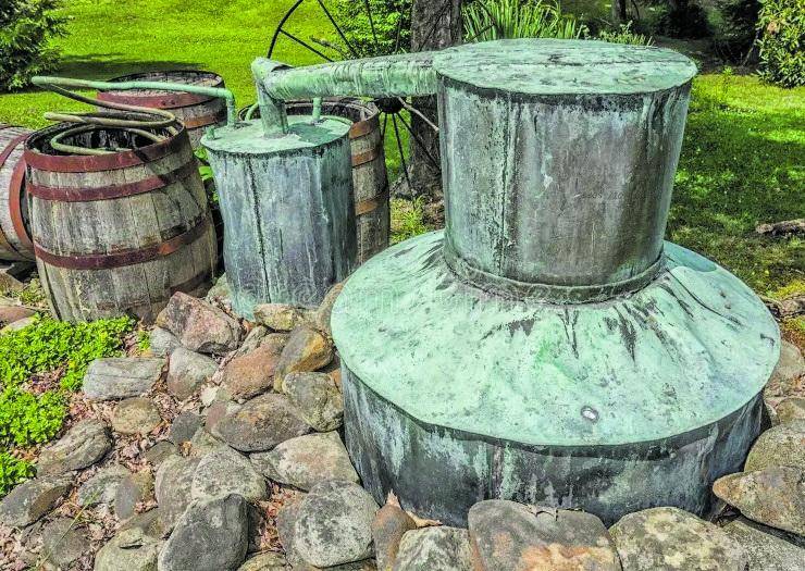 "Moonshine", il distillato bianco di pionieri e contrabbandieri