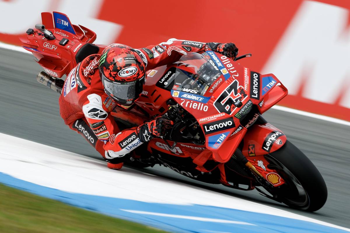 MotoGP, a Brno prima pole per Bagnaia, la sprint va a Marquez col brivido