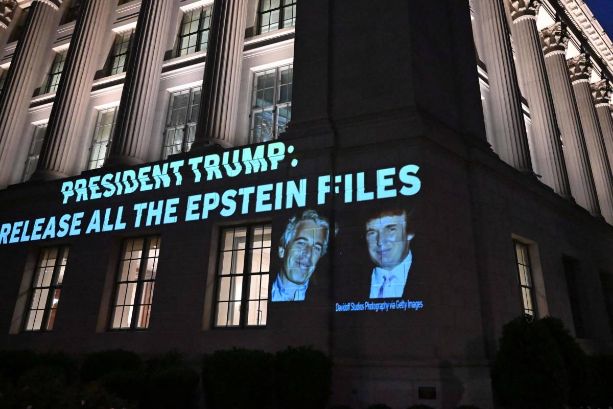 Lettera a Epstein, Trump chiede 10 miliardi di danni al Wsj. La replica: "Lavoro accurato"