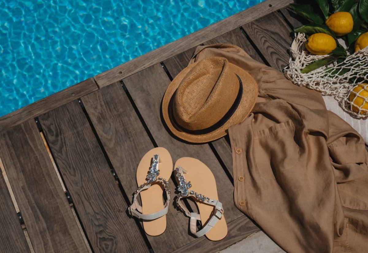 Look estivo con infradito: ecco come abbinarle in base a cosa scegli di indossare