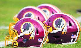 Trump minaccia la squadra di Washington. "Tornate al nome Redskins o niente stadio"