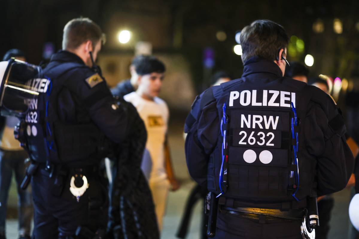 Weekend di fuoco a Berlino: la guerra tra gang di immigrati imperversa in città