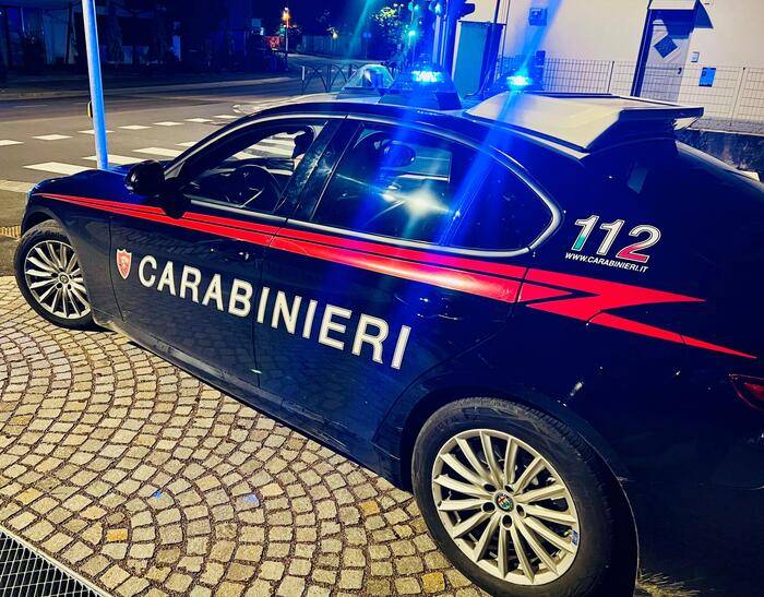 Accoltella un 15enne dopo una partita di calcio: arrestato 18enne nel Napoletano