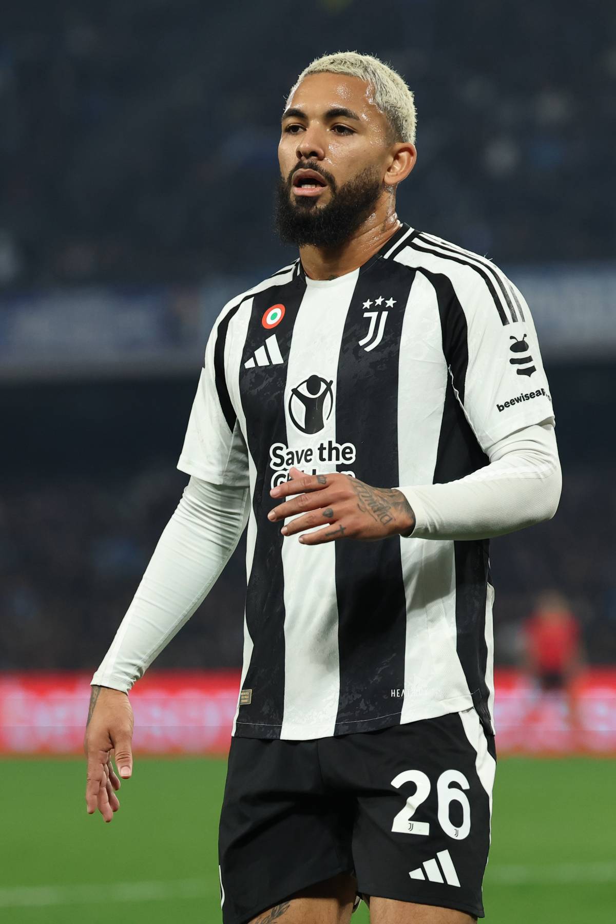 Juventus, Douglas Luiz diserta il raduno: rottura totale con la società, multa e cessione in arrivo