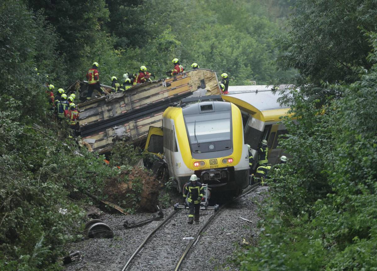 Deraglia treno nel sud della Germania: ci sono morti e feriti
