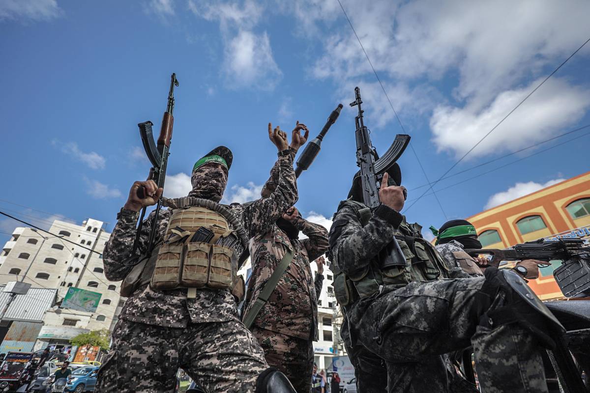 "Corrieri e appuntamenti per il tè". Così Hamas continua a pagare gli stipendi nella Striscia di Gaza