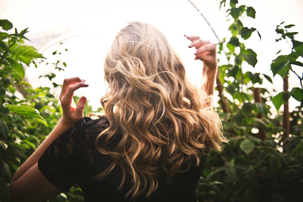 Capelli mossi effetto onde del mare, a chi stanno bene e come farli