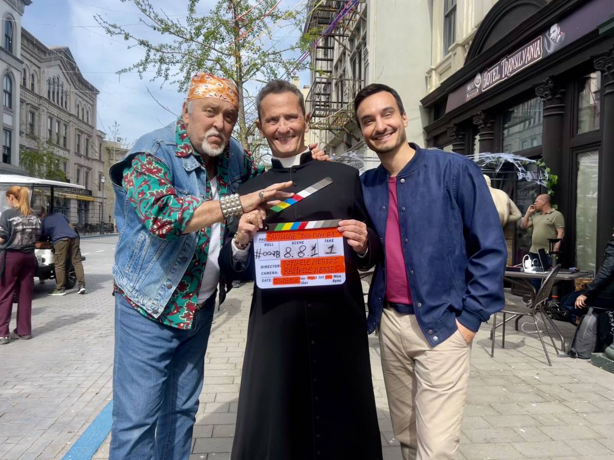 Mattioli, Salvi e Dianetti sul set di “Din Don Viaggio di Nozze a Cinecittà World”