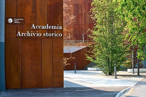 https://img.ilgcdn.com/sites/default/files/styles/xl/public/foto/2025/07/31/1753954625-sede-accademia-fondazione-fiera-milano-2021-10.jpg?_=1753954625
