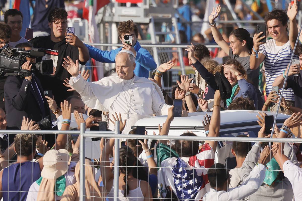 "Aspirate a cose grandi". Leone XIV chiude il Giubileo dei giovani 