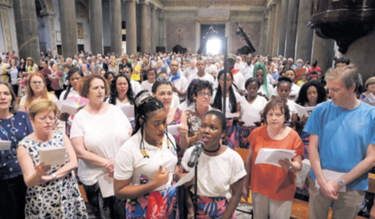 La rete "cattodem" che spinge la Chiesa a trasformarsi in Ong pro migranti