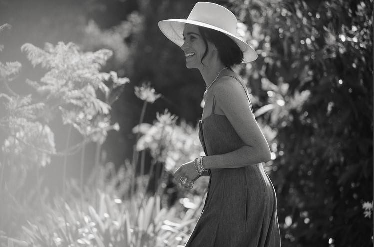 Meghan Markle sfrutta pure il compleanno per vendere il suo champagne