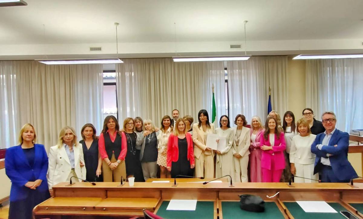 La commissione bicamerale di inchiesta sul femminicidio e violenza di genere approva all'unanimità la relazione sugli "orfani di femminicidio"
