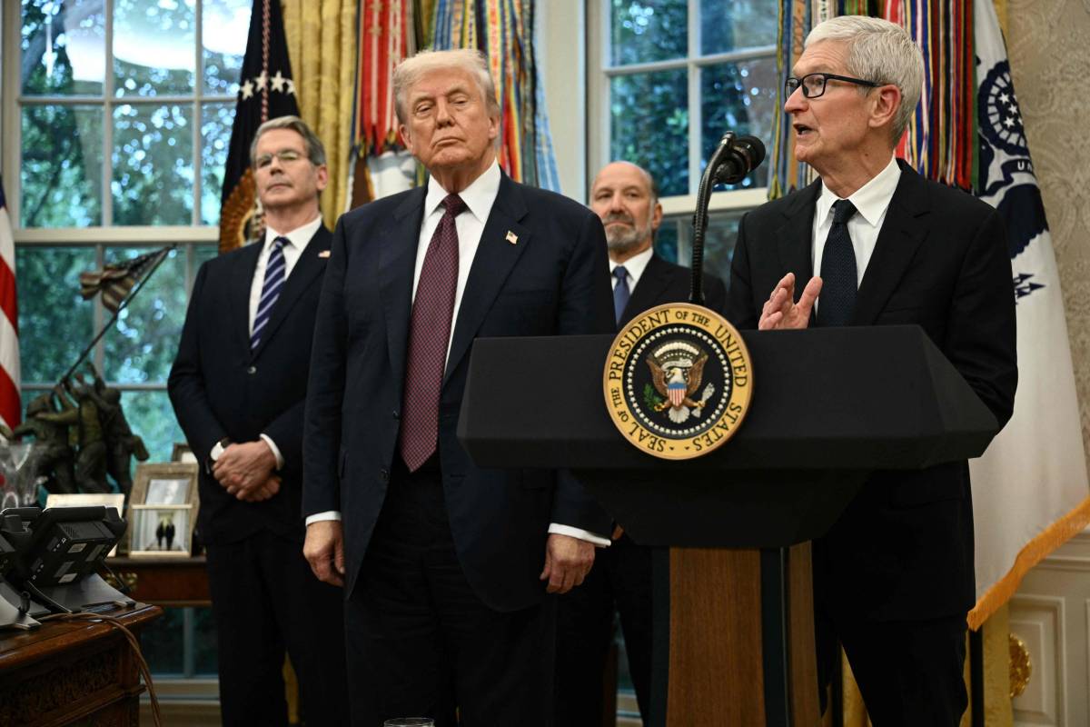 Scattano i dazi di Trump. Il presidente: "Miliardi di dollari affluiranno negli Usa"