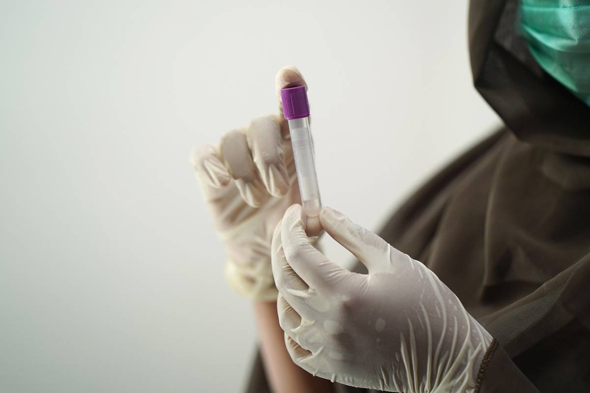 Botulino: cos’è, sintomi, rischi e cure dell’intossicazione alimentare più pericolosa
