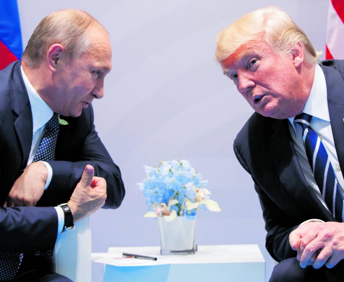 Trump invita Putin: "Pace vicina". Dubbi sulla formula e su Zelensky