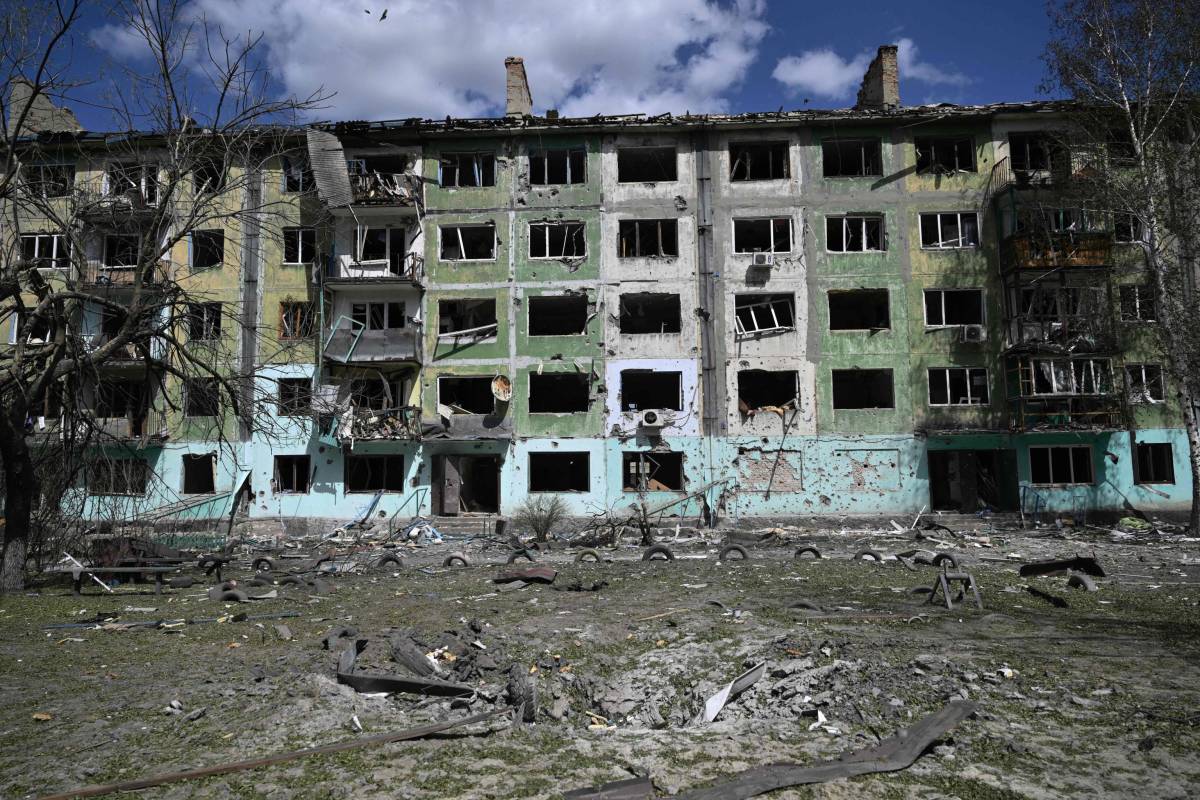 "Sono avanzati di 10 chilometri". L'offensiva russa a sorpresa per rafforzare Putin al vertice con Trump
