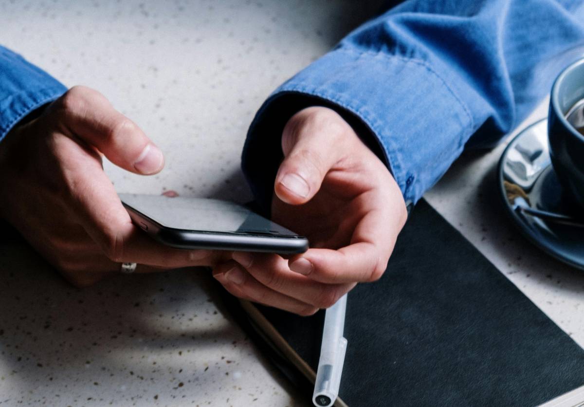 Bacheca condominiale su WhatsApp: quando è utile e cosa dice la legge